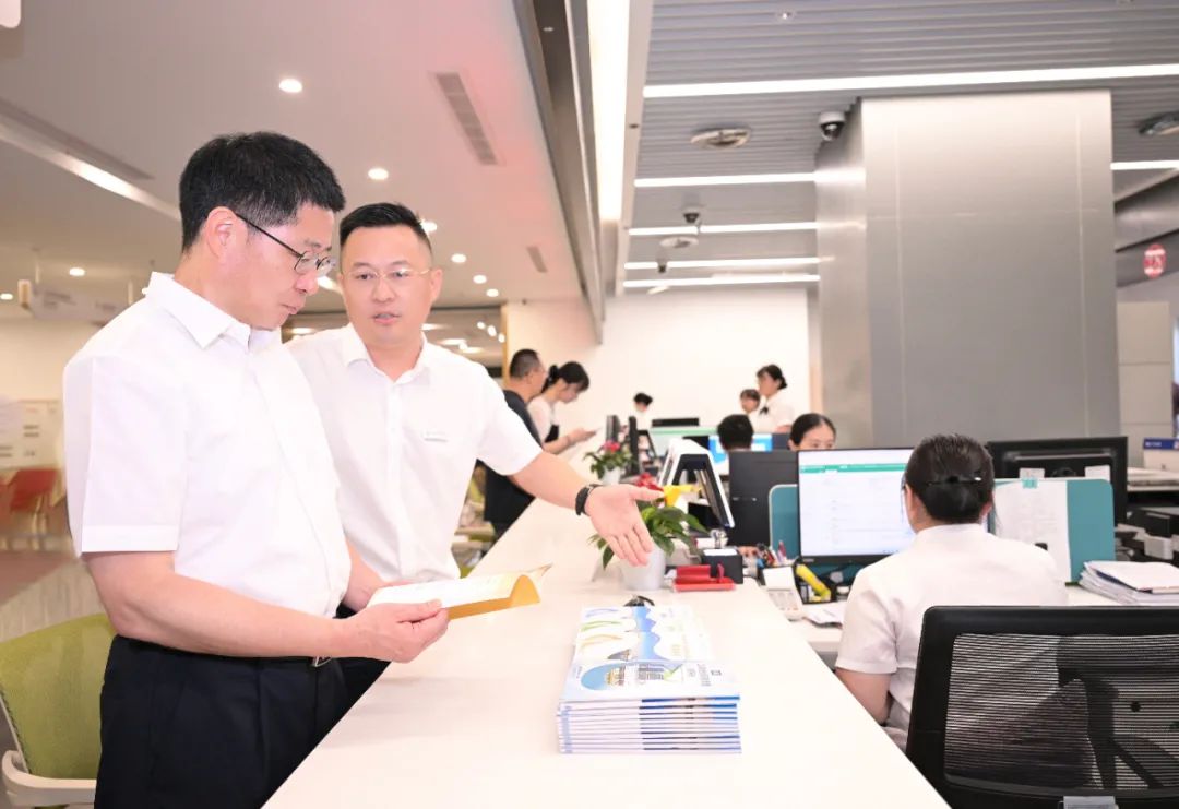 兰文调研首占镇